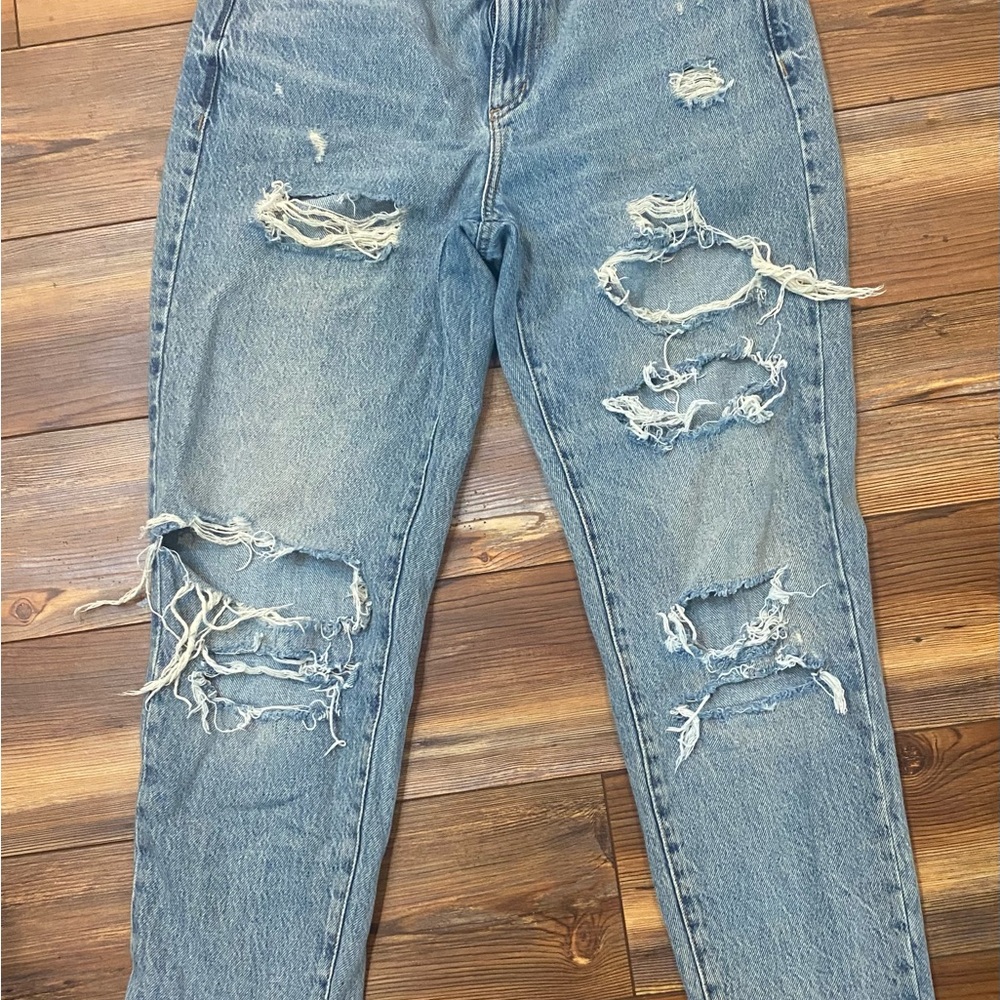 Garage Distressed Blue Jeans